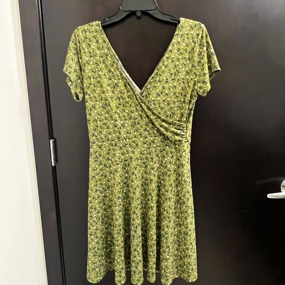 Dresses & Skirts - Kaileigh Floral Green/Blue Knit Dress